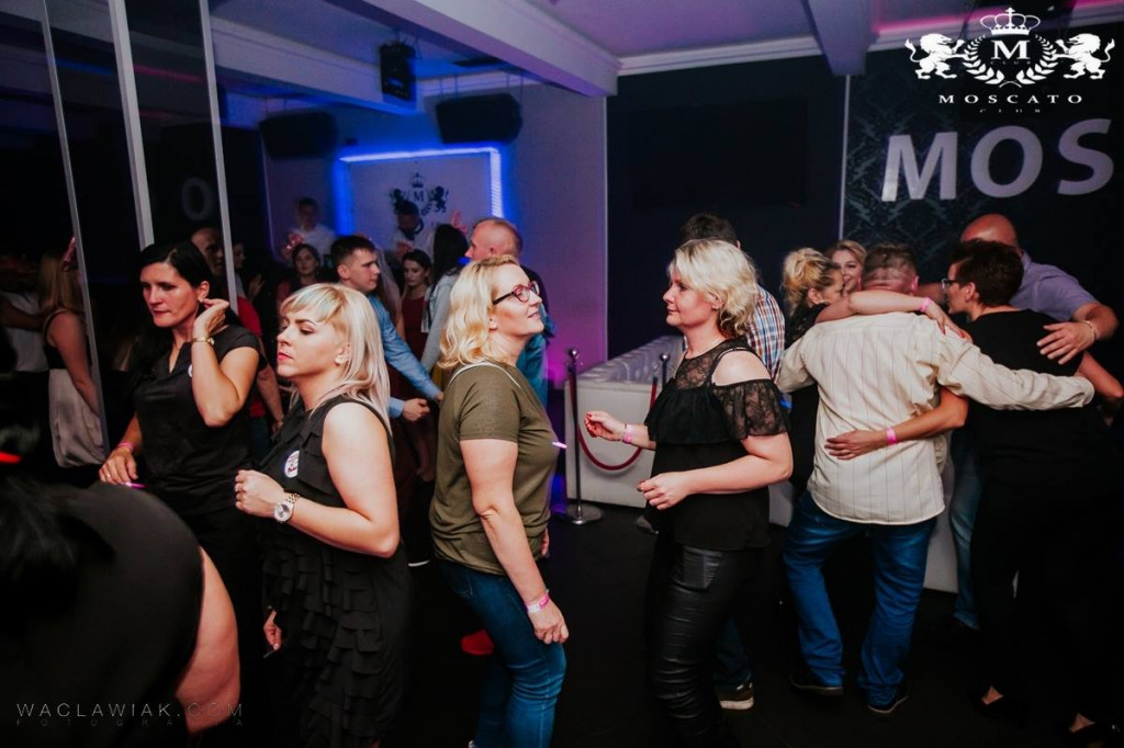 Moscato Club:  Dj Seli & Anwil Dance Team