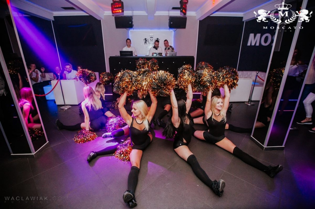 Moscato Club:  Dj Seli & Anwil Dance Team