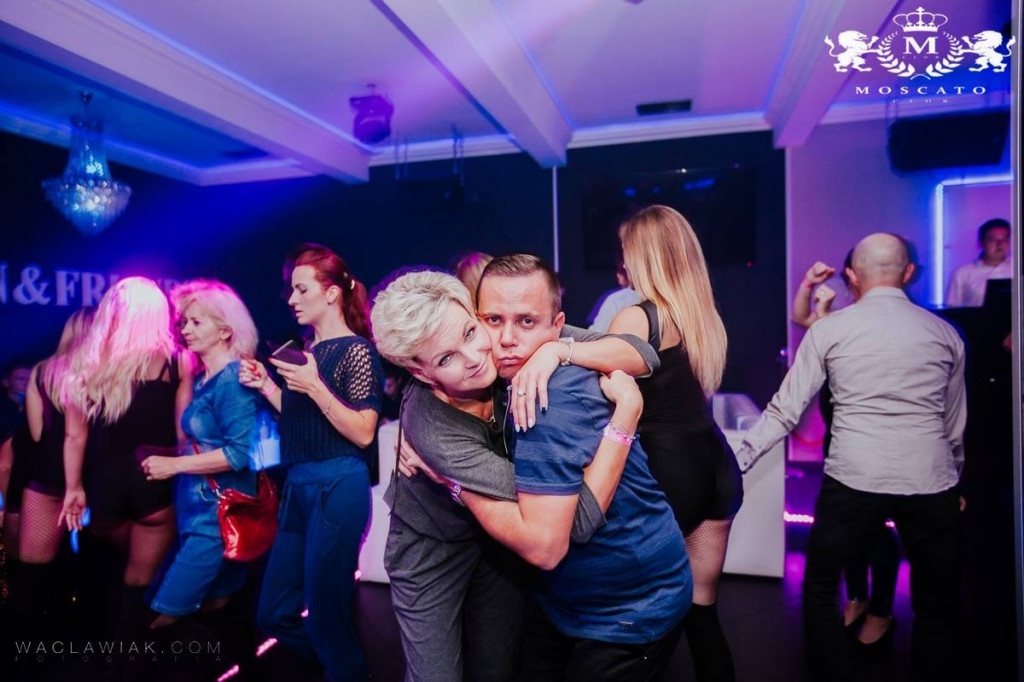 Moscato Club:  Dj Seli & Anwil Dance Team
