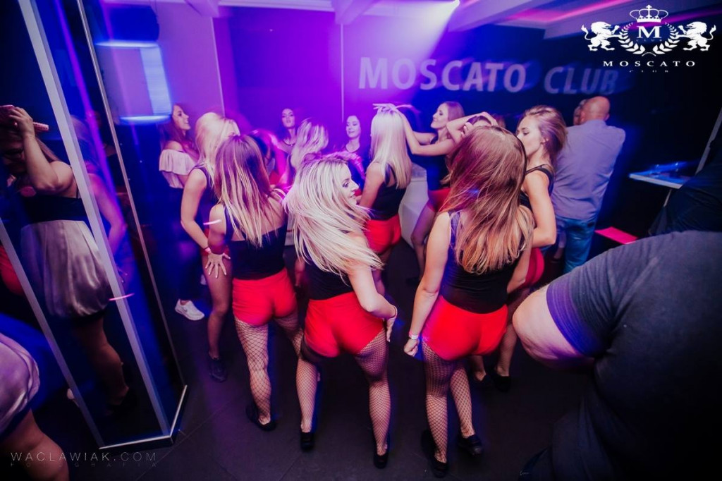 Moscato Club:  Dj Seli & Anwil Dance Team