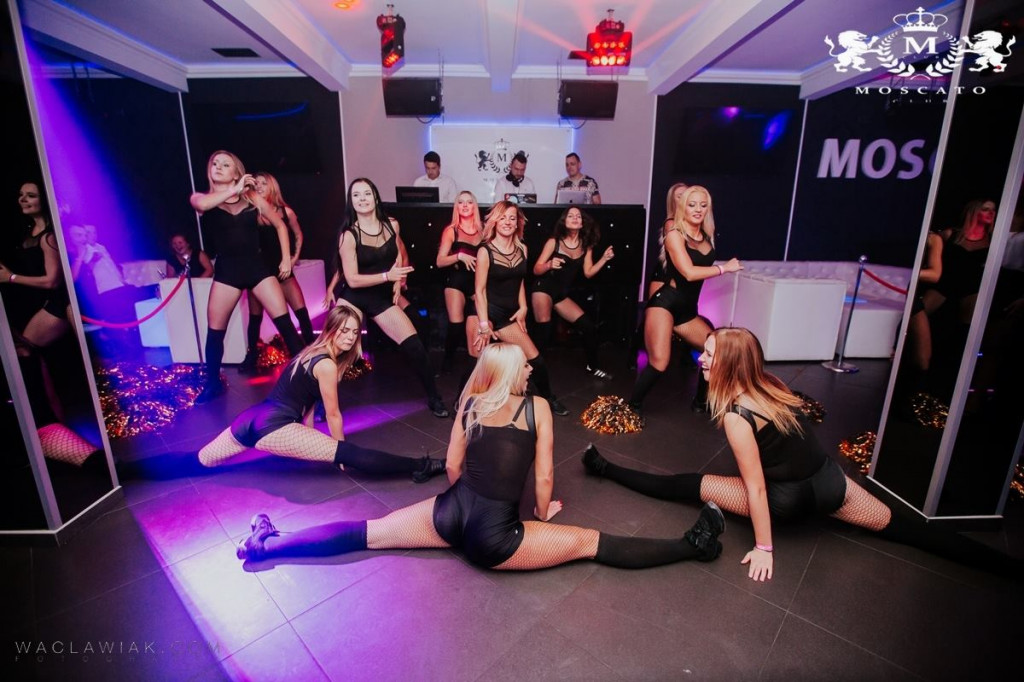 Moscato Club:  Dj Seli & Anwil Dance Team