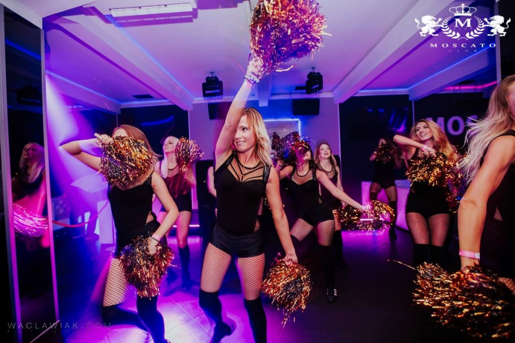 Moscato Club:  Dj Seli & Anwil Dance Team