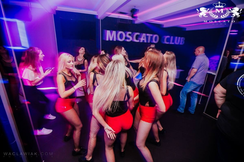 Moscato Club:  Dj Seli & Anwil Dance Team