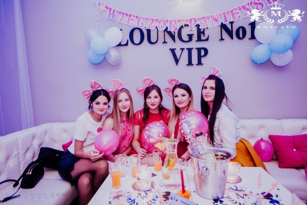Moscato Club:  Dj Seli & Anwil Dance Team
