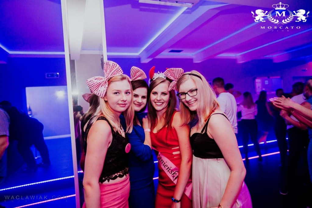 Moscato Club:  Dj Seli & Anwil Dance Team