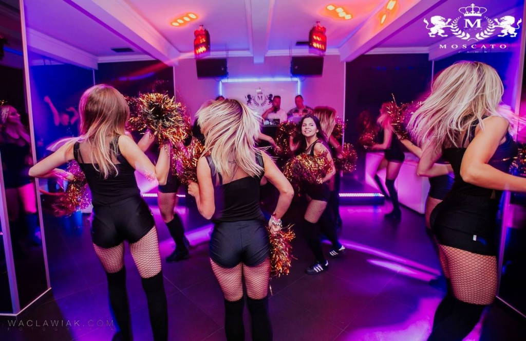 Moscato Club:  Dj Seli & Anwil Dance Team