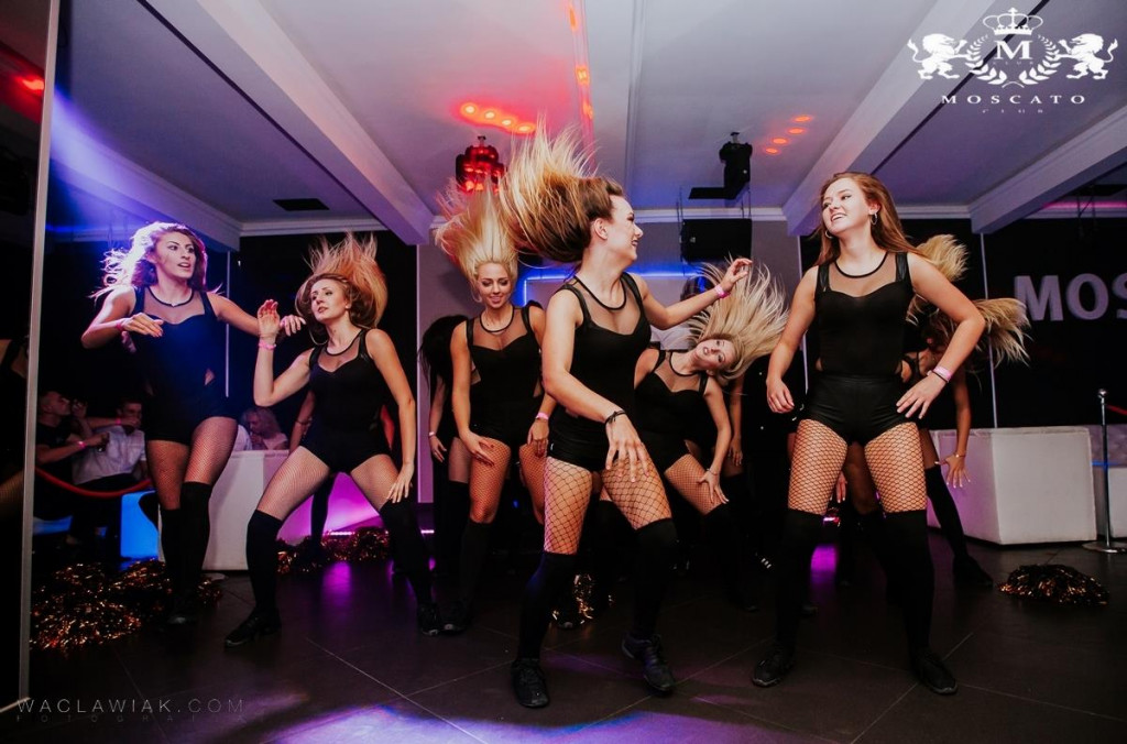 Moscato Club:  Dj Seli & Anwil Dance Team