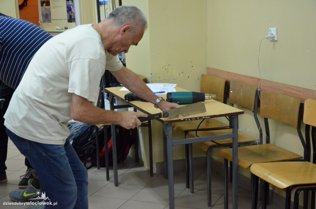 Uczniowie Elektryka budują łódź