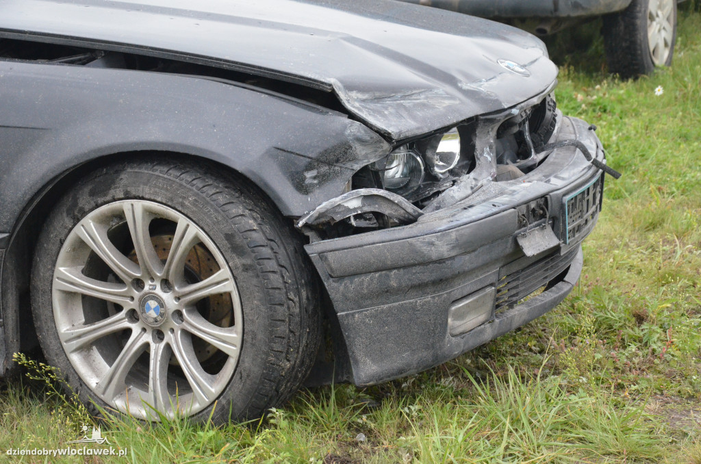 Zderzenie BMW i renault na autostradzie