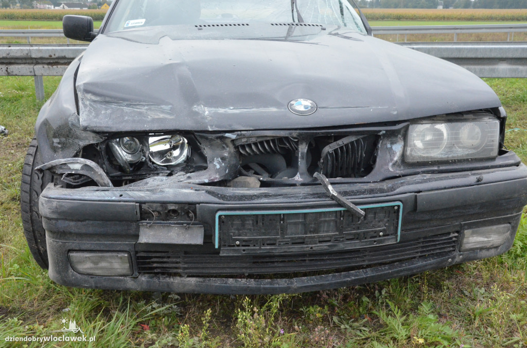 Zderzenie BMW i renault na autostradzie