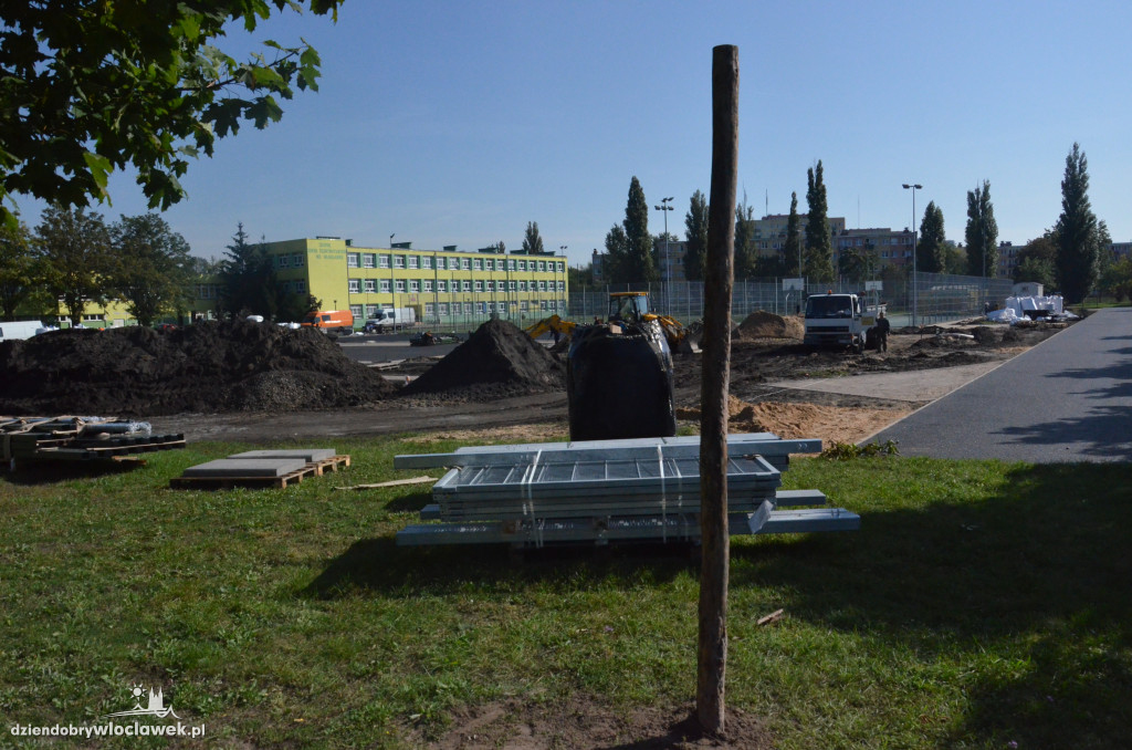 Budowa boiska przy ZS Elektrycznych
