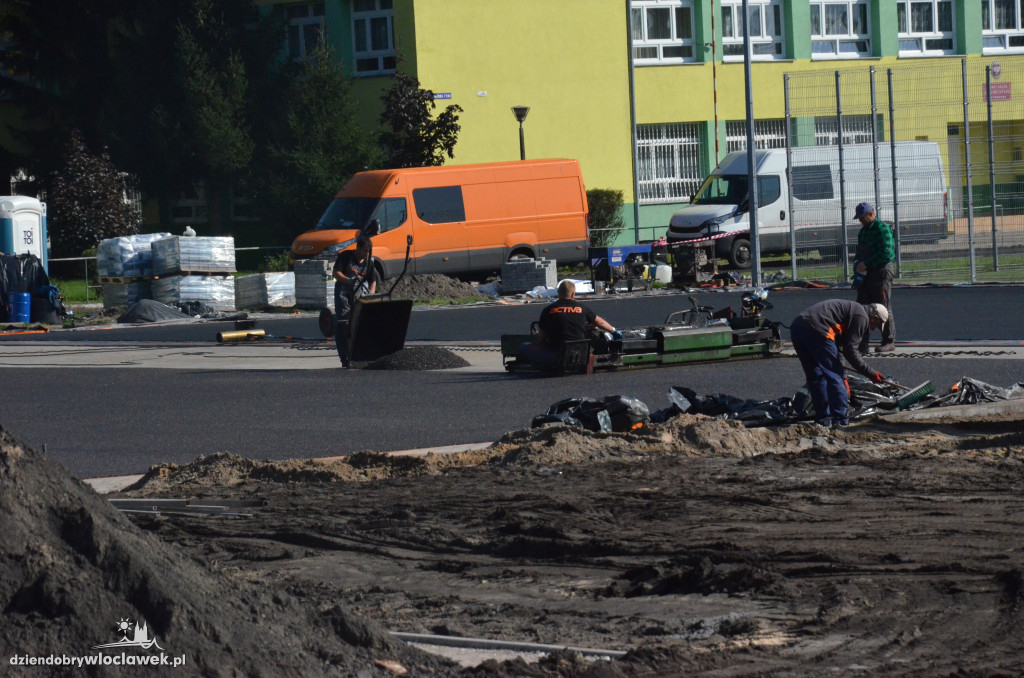 Budowa boiska przy ZS Elektrycznych