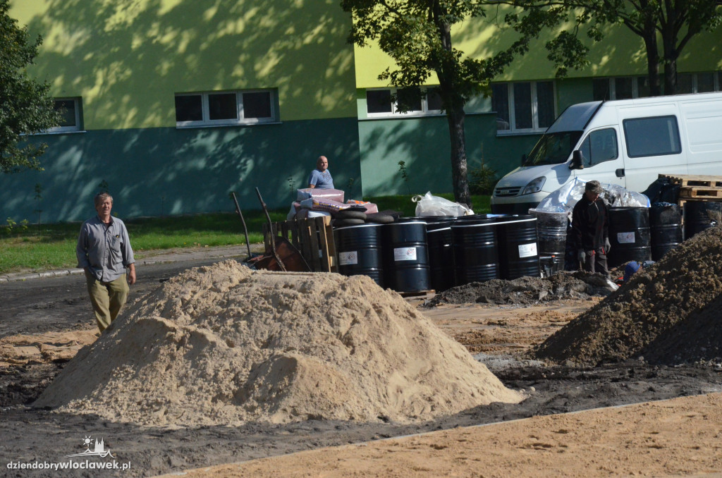 Budowa boiska przy ZS Elektrycznych