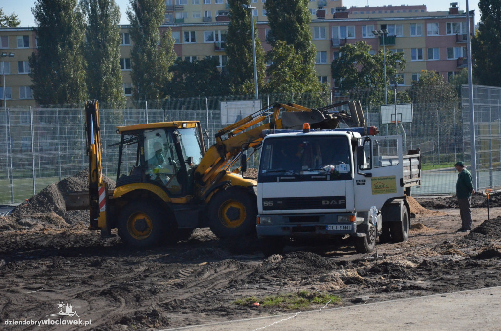 Budowa boiska przy ZS Elektrycznych
