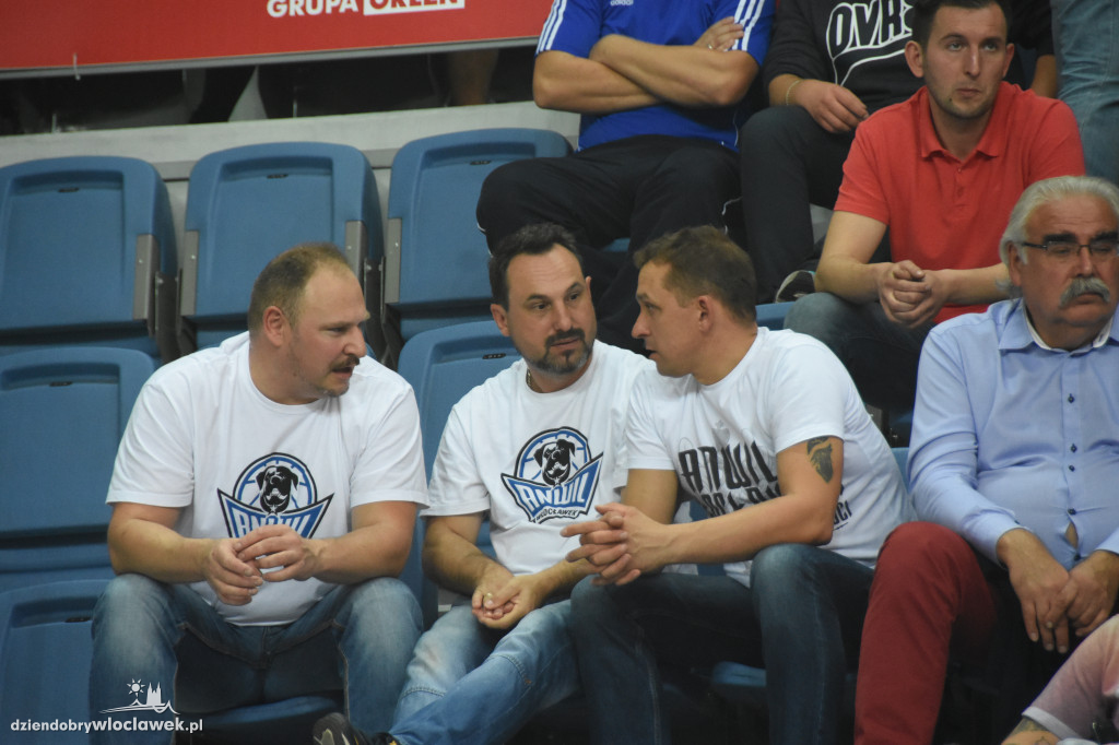 Kibice na meczu o Superpuchar Polski