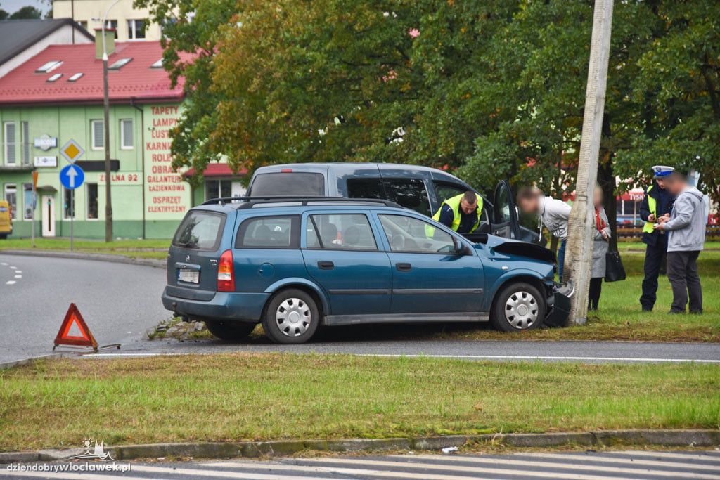 Groźnie wyglądająca kolizja opla i vw