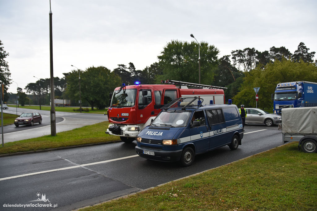 Groźnie wyglądająca kolizja opla i vw