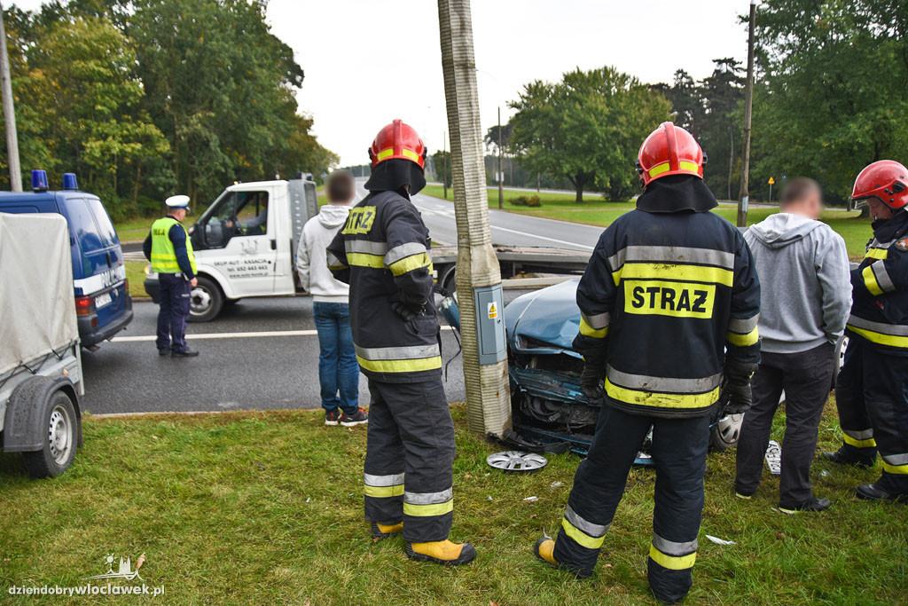 Groźnie wyglądająca kolizja opla i vw