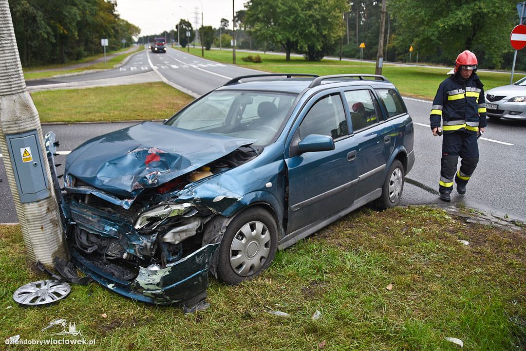 Groźnie wyglądająca kolizja opla i vw