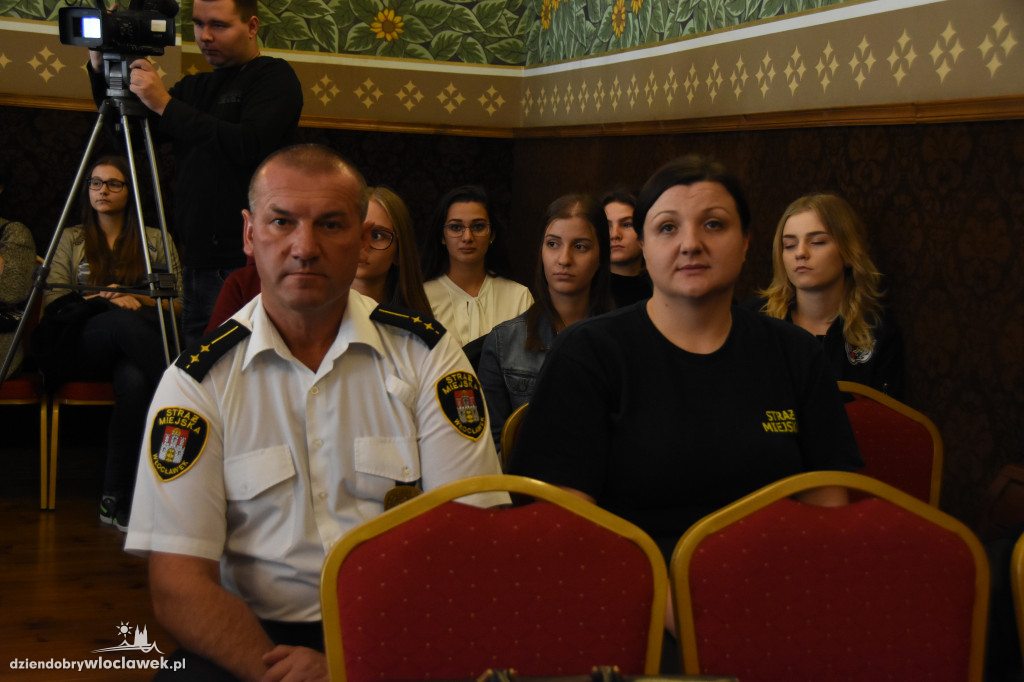 O dopalaczach w Starej Remizie