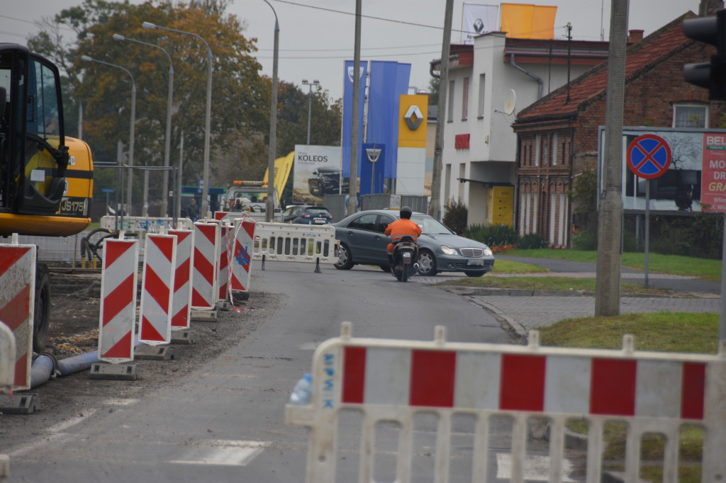 Roboty na skrzyżowaniu Polnej z Barską