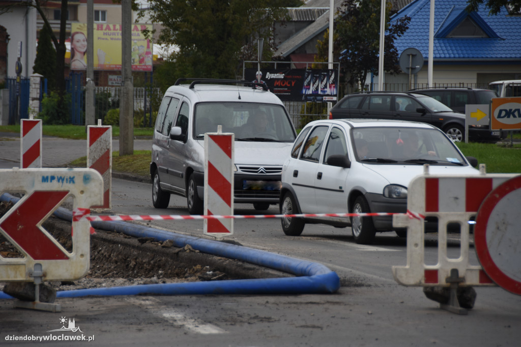 Roboty na skrzyżowaniu Polnej z Barską