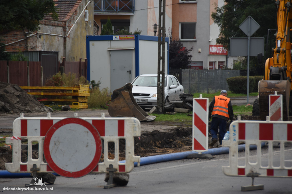 Roboty na skrzyżowaniu Polnej z Barską