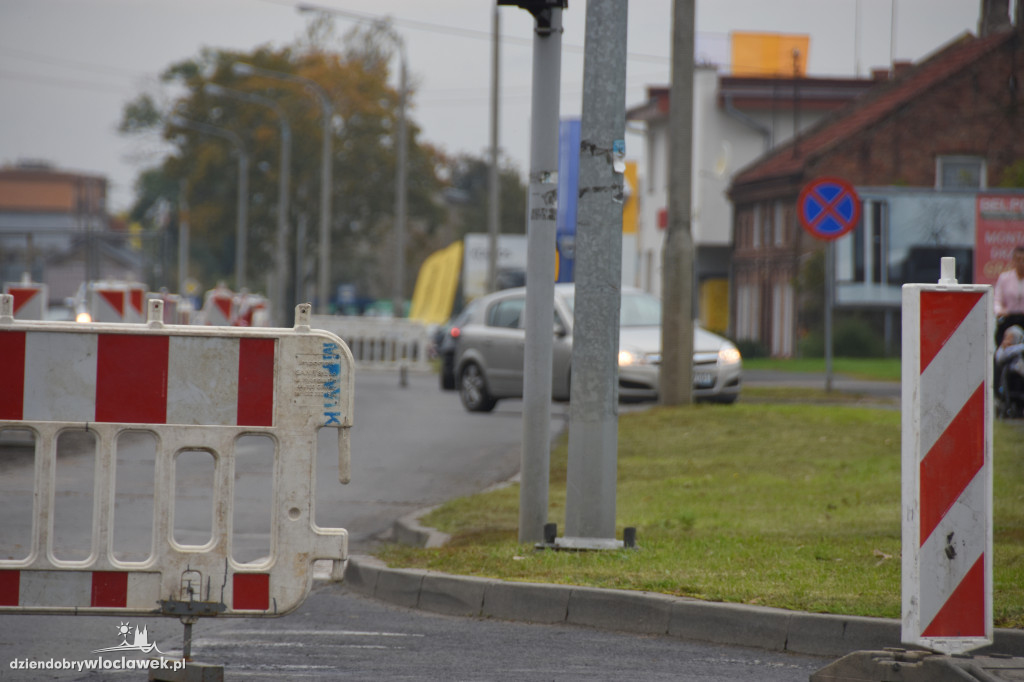 Roboty na skrzyżowaniu Polnej z Barską