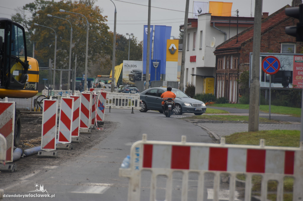 Roboty na skrzyżowaniu Polnej z Barską