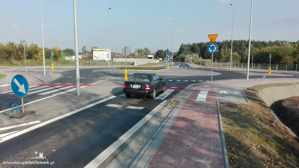 Jak jeździ się po nowym rondzie?