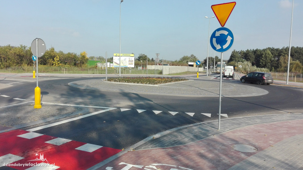 Jak jeździ się po nowym rondzie?
