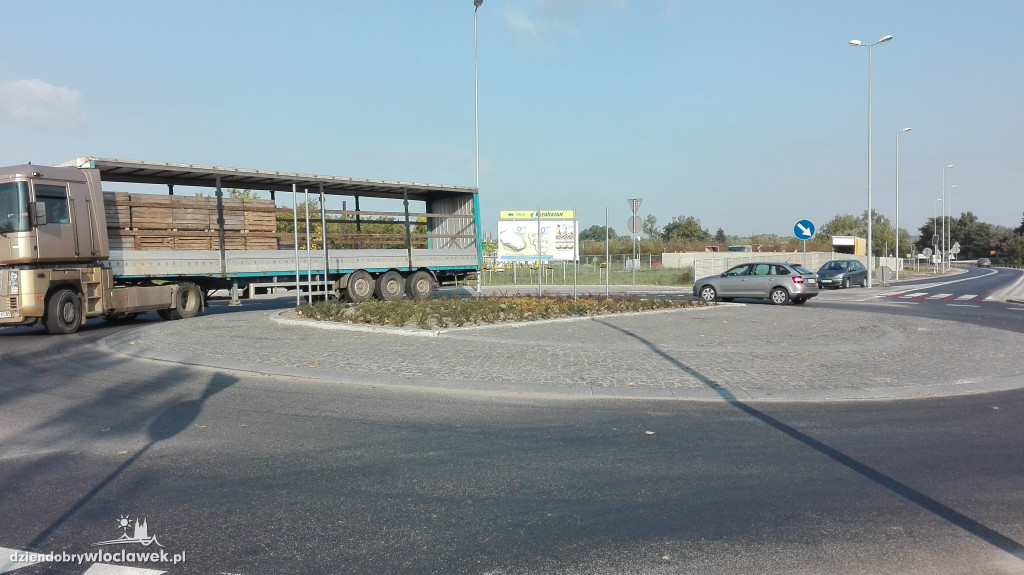 Jak jeździ się po nowym rondzie?