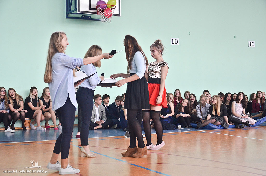 Otrzęsiny klas pierwszych w LZK
