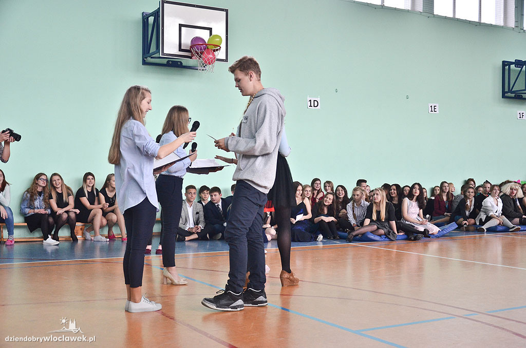 Otrzęsiny klas pierwszych w LZK