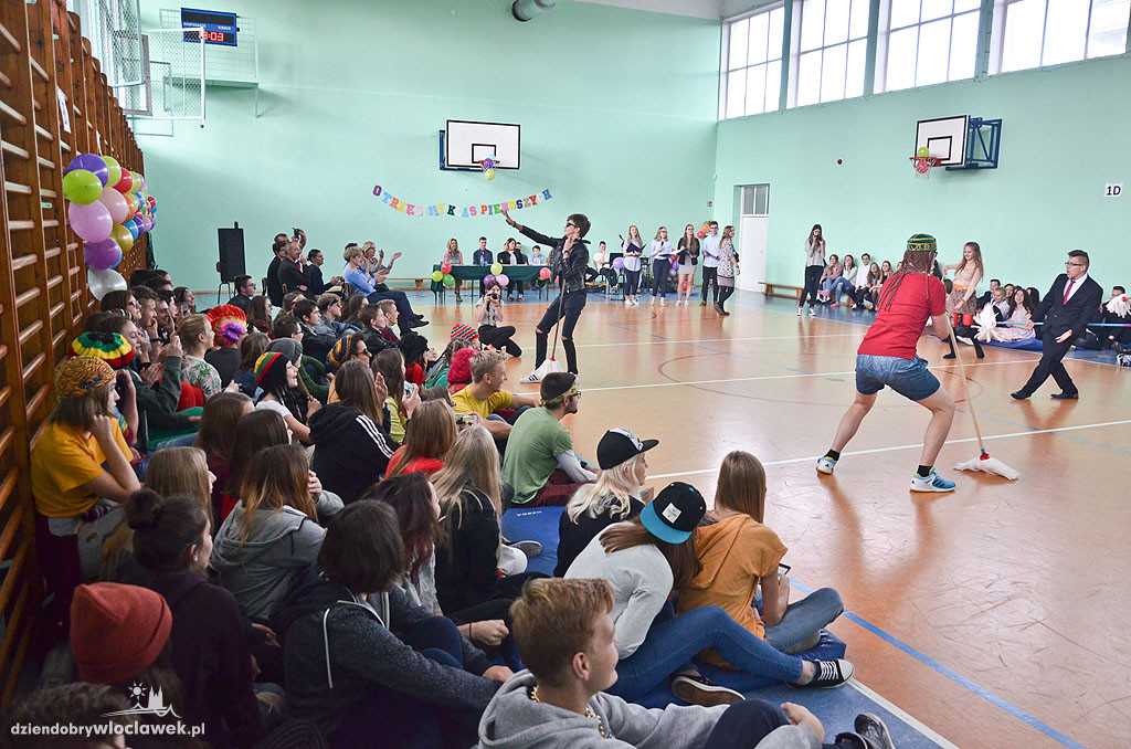 Otrzęsiny klas pierwszych w LZK