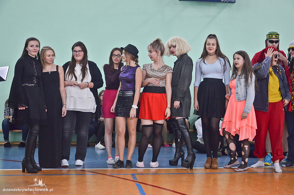 Otrzęsiny klas pierwszych w LZK