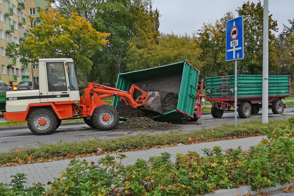 Przyczepa przewróciła się na Wienieckiej