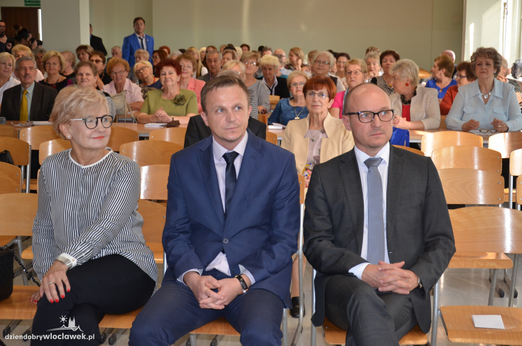 Studenci - seniorzy rozpoczęli rok