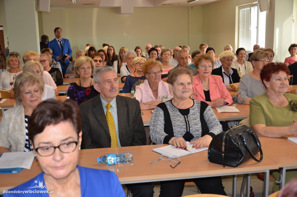 Studenci - seniorzy rozpoczęli rok