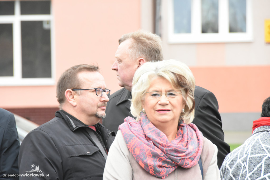 Nadanie rondu imienia TON