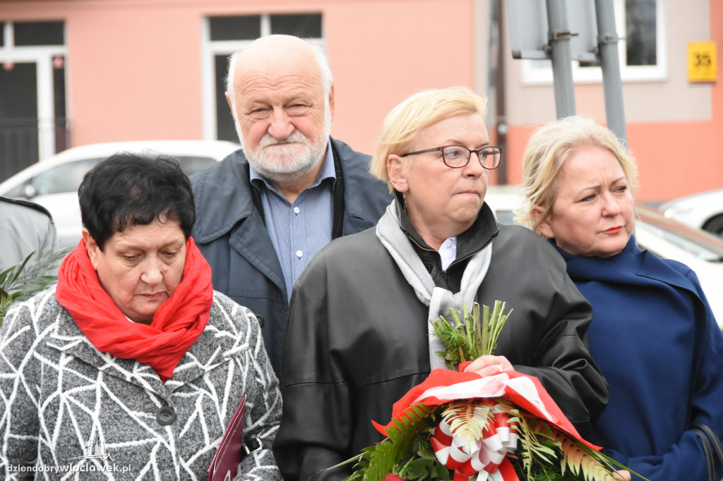 Nadanie rondu imienia TON