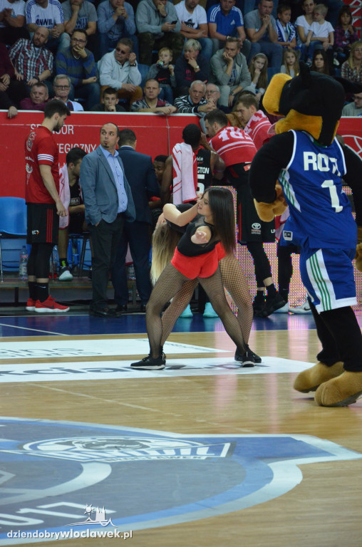 Anwil Dance Team na meczu ze Startem