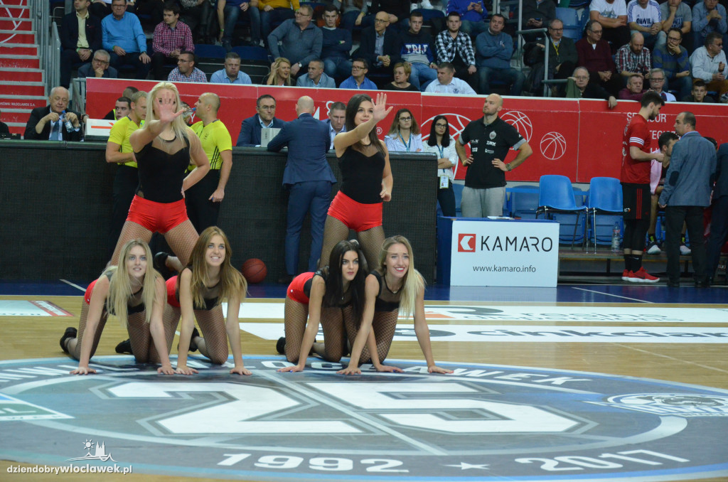 Anwil Dance Team na meczu ze Startem