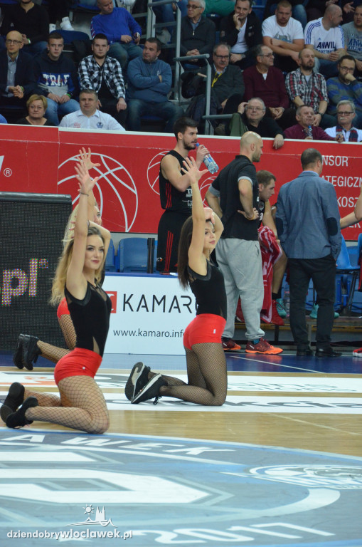 Anwil Dance Team na meczu ze Startem