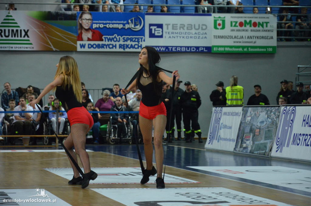 Anwil Dance Team na meczu ze Startem