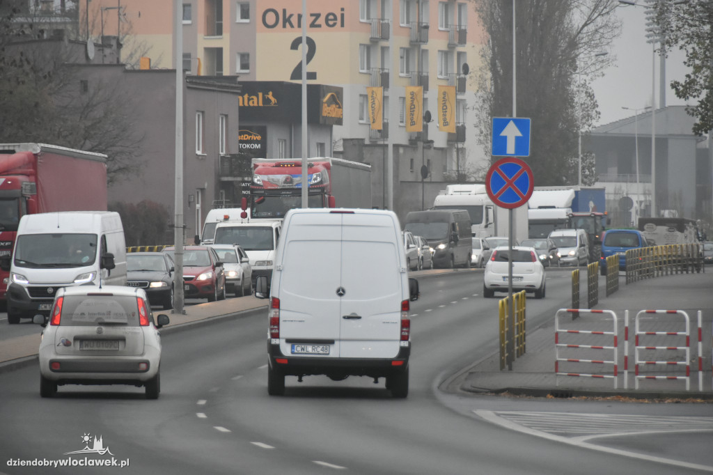 Kompletnie zakorkowana aleja Chopina