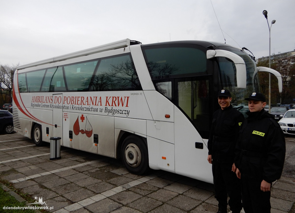 Policjanci oddawali krew
