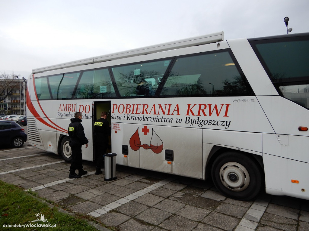 Policjanci oddawali krew