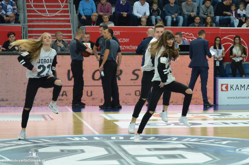 Anwil Dance Team na meczu ze Stalą