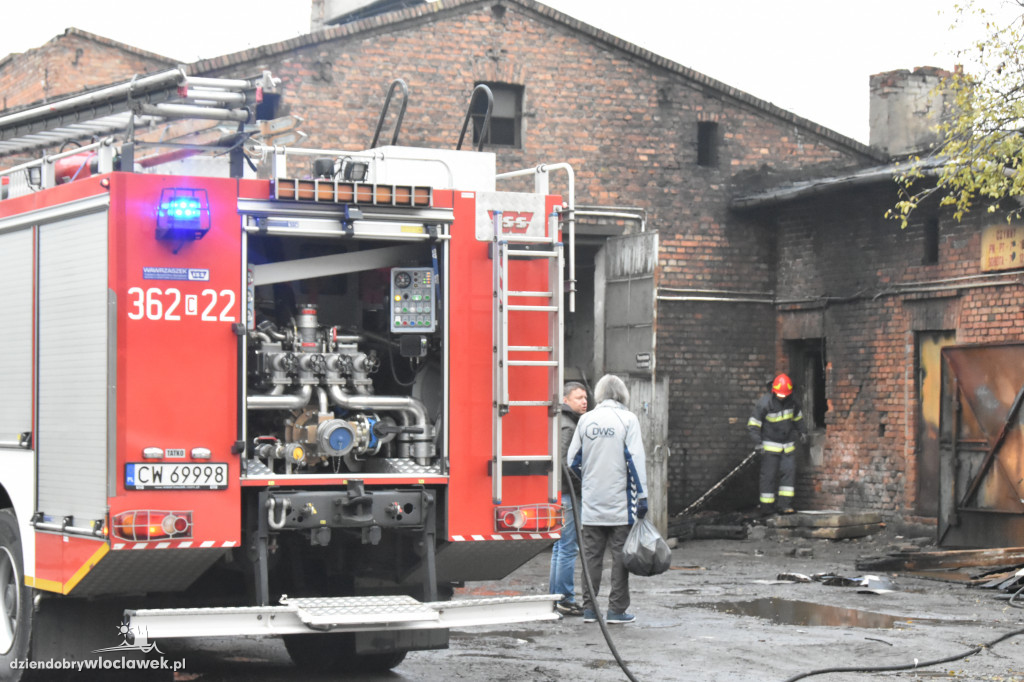 Pożar w skupie złomu